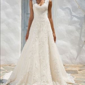 Justin Alexander Bridal Gown